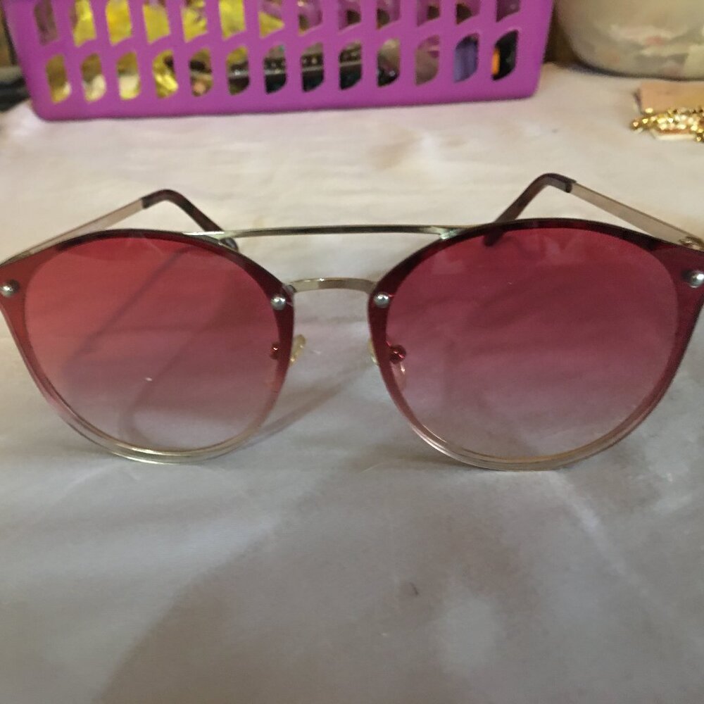 Women's Pink Tint Sunglasses